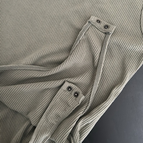 American Eagle Outfitters Green ribbed Bodysuit - Picture 5 of 5